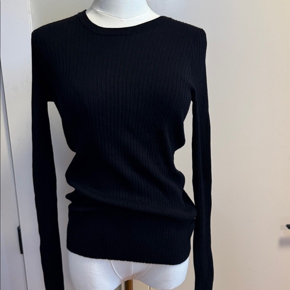Louis Vuitton Tops - Louis Vuitton Classic Black Ribbed Knit Top Medium